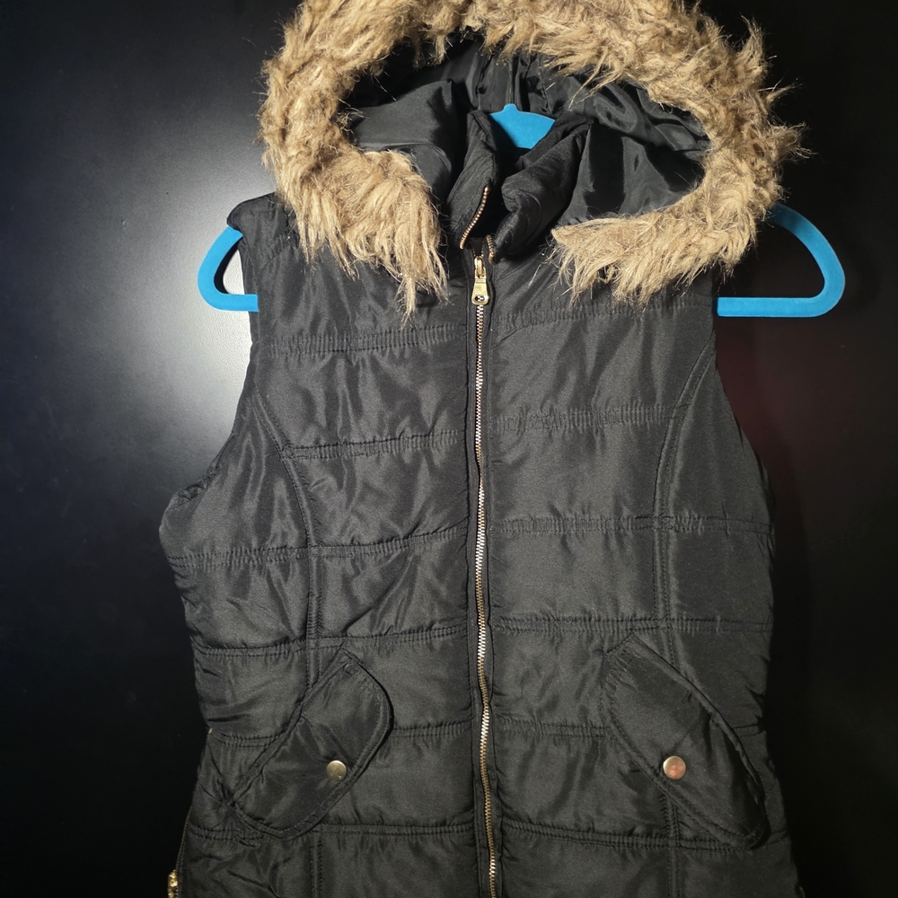 BONGO Black Vest with Tan Faux Fur Hood